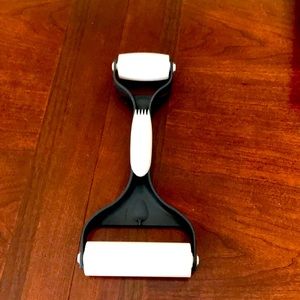 Pampered Chef double sized dough roller.